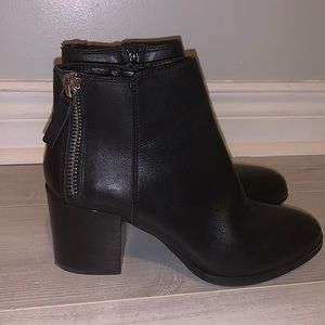 ✨Aldo Short Heeled booties With silver Zipper Detail